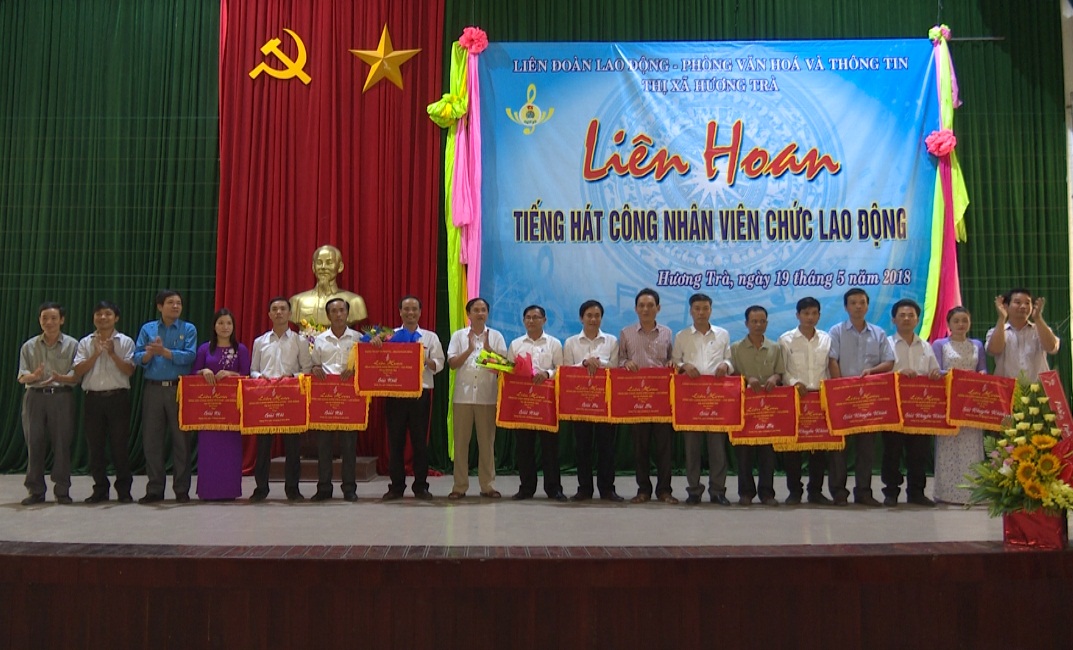 TRAO GIAI LIEN HOAN tieng hat 2018